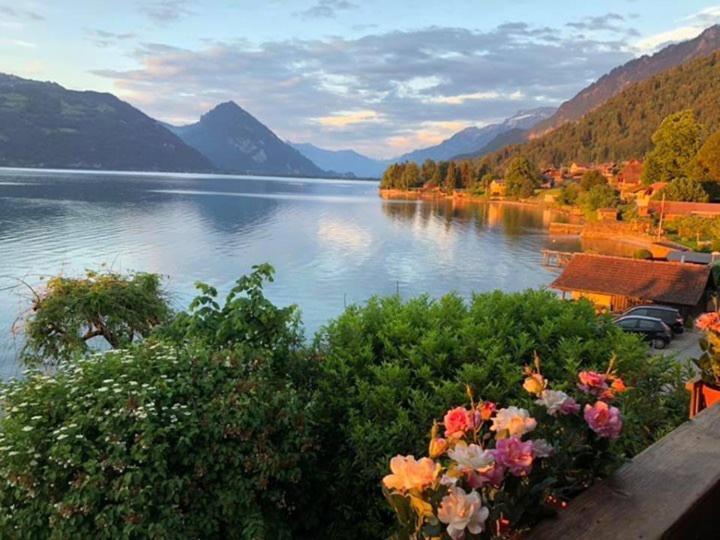 Апартаменты Privatzimmer Am Thunersee Лайссиген Экстерьер фото